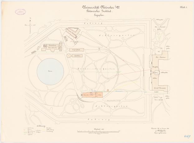 Eine detaillierte Karte von Berlin, Deutschland, mit der Universität Münster in der Mitte, die Gebäude, Straßen und andere Merkmale zeigt, zusammen mit Text, der Informationen über die Größe, den Standort und die Annehmlichkeiten der Universität bereitstellt.