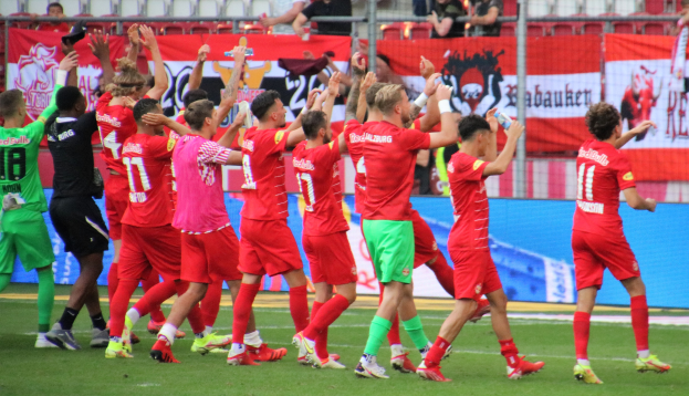700 Kinder beim Finale der SC Freiburg-Schulsportliga