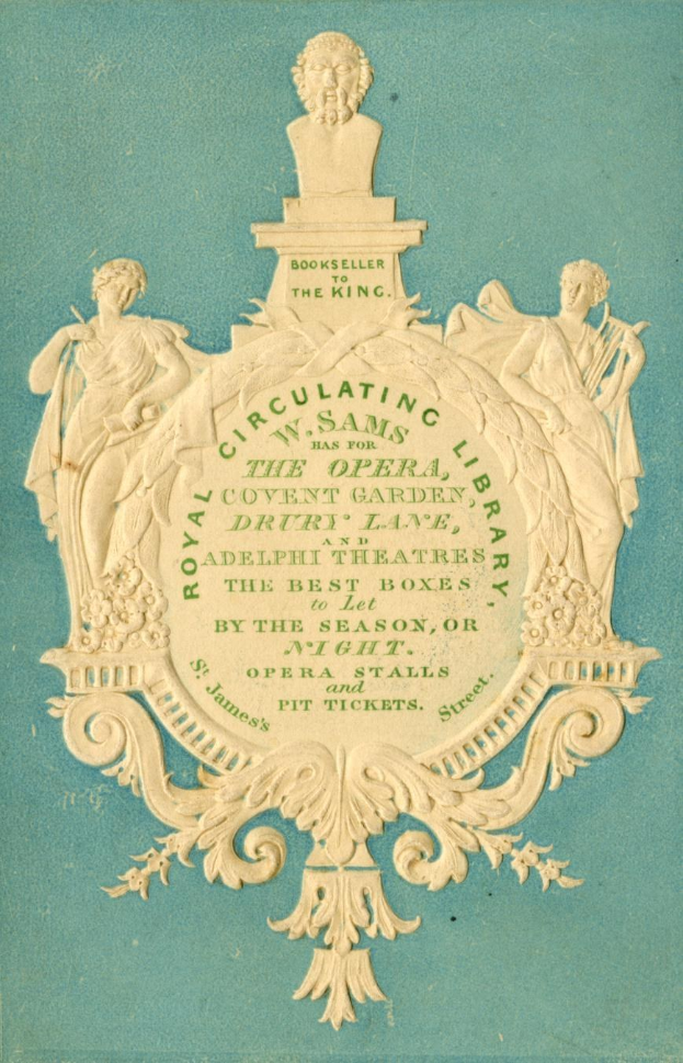 Altes Buch mit einem blauen Einband und einer weißen Skulptur, das den Text "Circulating W.S. Sams for the Royal Opera, Covent Garden, Drury Lane, and the Best Boxes by the Season, or by the Night" trägt.