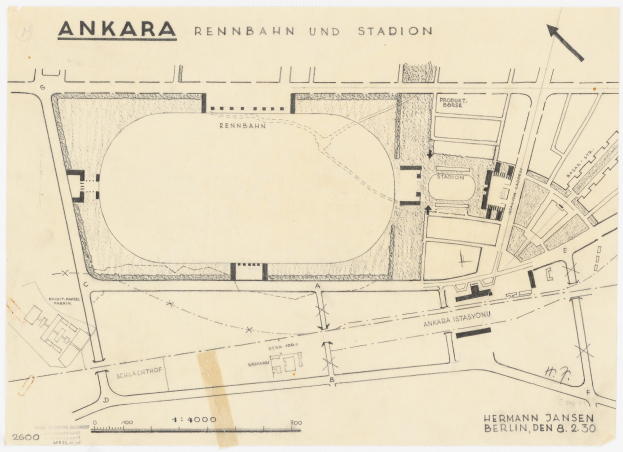Ein detaillierter alter Plan der Ankara Arena in Berlin, Deutschland, der den Stadionaufbau mit Textanmerkungen zeigt.