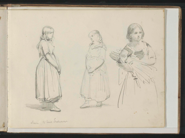 Ein aufgeschlagenes Buch mit einer Seite, die eine Kursivschrift und eine realistische Illustration von drei jungen Mädchen zeigt, die nebeneinander stehen.