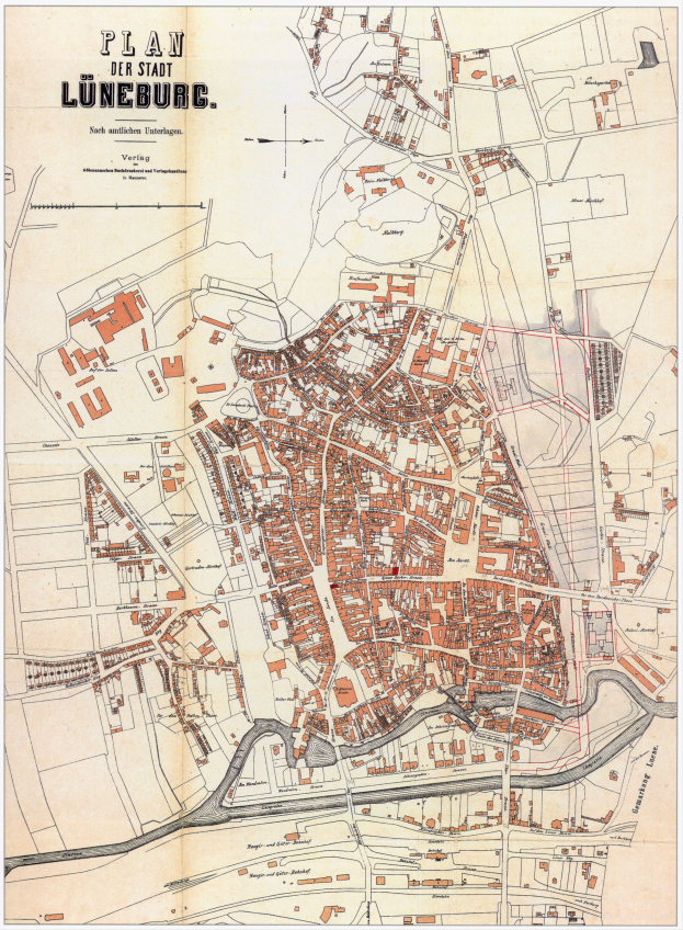 Ein detaillierter alter Stadtplan von Lüneburg, Deutschland, der Straßen, Gebäude und Sehenswürdigkeiten zeigt, begleitet von Text über die Bevölkerungszahl und Merkmale der Stadt.