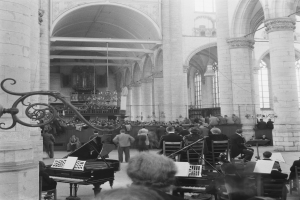 Beeindruckende Beteiligung beim Benefiz-Mittsommerkonzert der Zonta Clubs Koblenz mit der Koblenzer Singschule in der Basilika St. Kastor