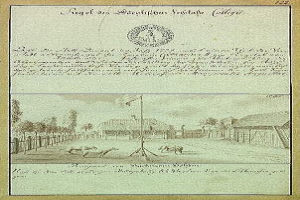 Schwarzes und weißes Bild einer Kopie des ersten Entwurfs der deutschen Verfassung, das eine Straßenszene mit einer Flaggenstange, Gebäuden, Bäumen und Himmel zeigt.